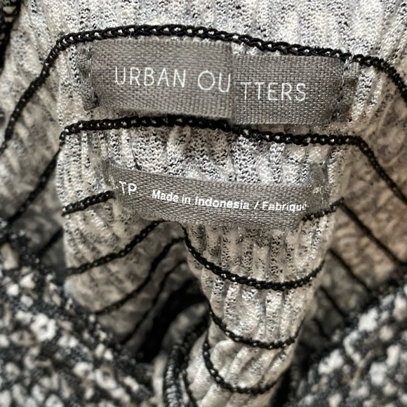 Urban Outfitters Floral Synched Top - Picture 4 of 4